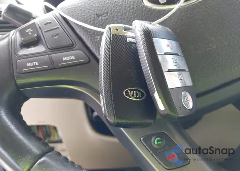 2014 Kia Sorento Lx z USA, uszkodzony, nr VIN 5XYKT3A61EG527244